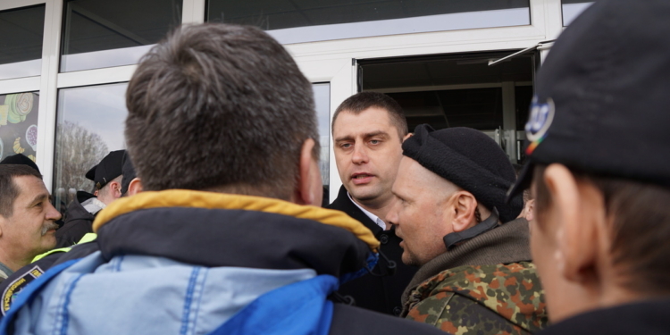 ОБНОВЛЕНО. В Николаеве полиция не пустила активистов-патриотов на встречу с Вилкулом