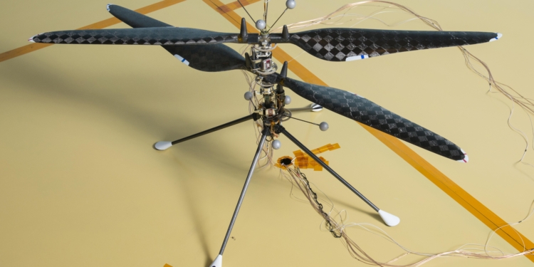 В NASA успешно испытали прототип вертолета для миссии на Марсе