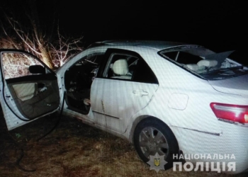 В Киевской области на трассе в автомобиле во время движения взорвалась граната