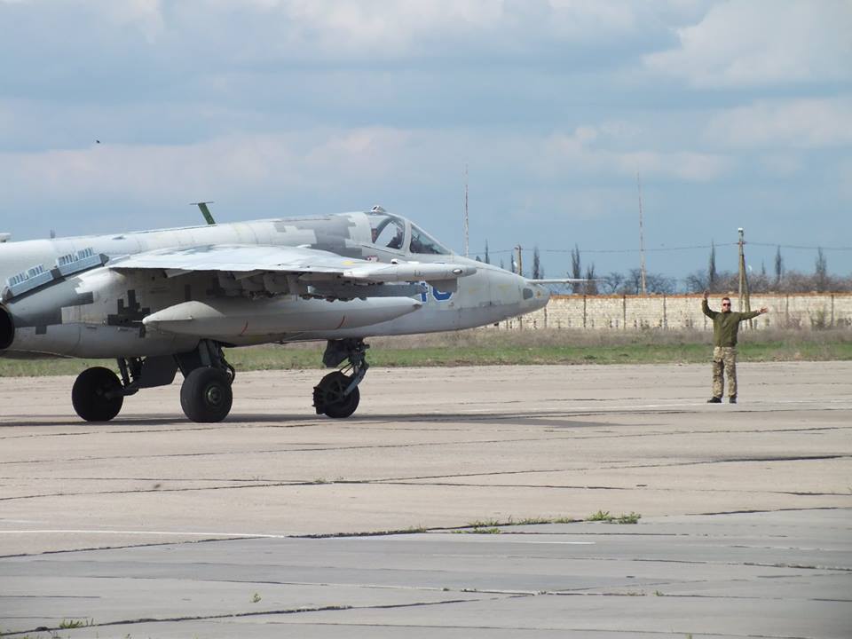 Николаевские авиаторы провели вторые командирские полеты 20