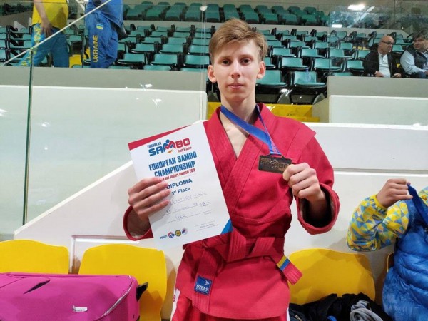 Юный николаевец стал чемпионом Европы по самбо среди юниоров 1