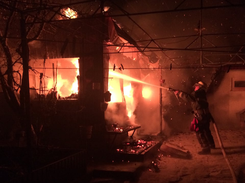 За минувшие сутки спасатели Николаевщины трижды тушили пожары в частном секторе 1