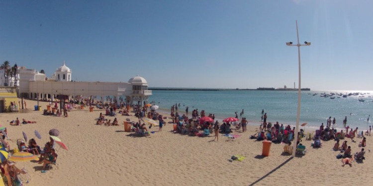 Мудро: в Испании посетители одного из пляжей договорились не говорить о политике