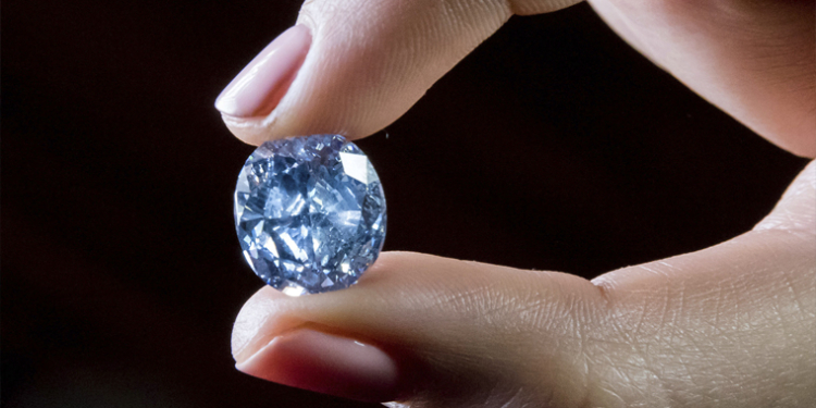 Назовут в честь старшей дочери покупателя: в Гонконге с аукциона продали бриллиант весом 88,22 карата за 14 миллионов долларов