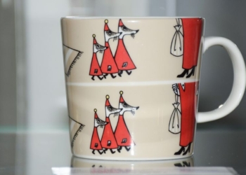 У каждого свои развлечения: в Финляндии бракованную кружку с изображением мумии-троллей продали за 6,1 тыс.евро