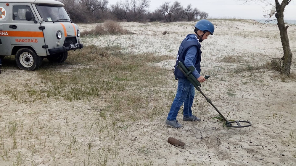 В прибрежной зоне Кинбурна спасатели Николаевщины нашли и обезвредили 70 снарядов времен прошлых войн 21