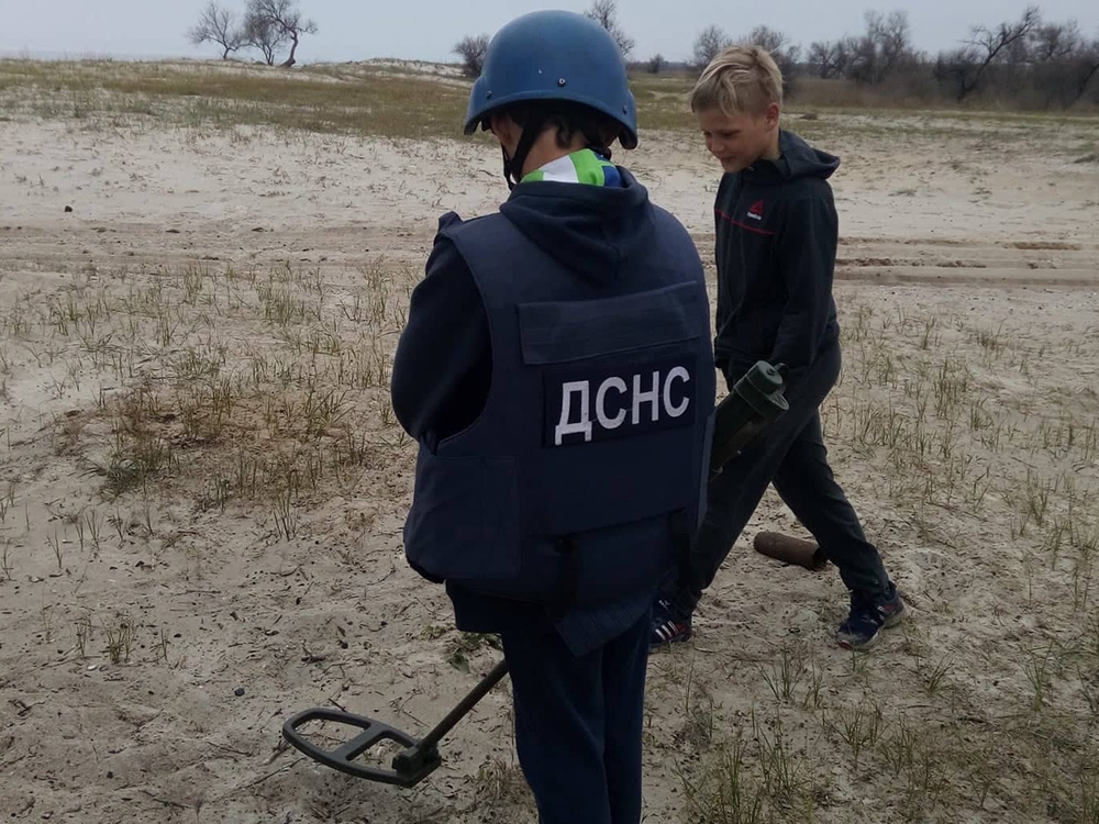 В прибрежной зоне Кинбурна спасатели Николаевщины нашли и обезвредили 70 снарядов времен прошлых войн 23