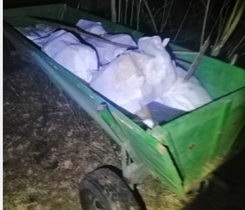 Трое волынян на телегах пытались вывезти в Беларусь 800 кг сала 1