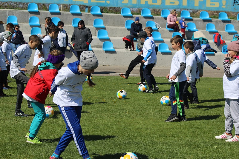 ФФУ провела в Березанке детский фестиваль «Открытые уроки футбола» 11