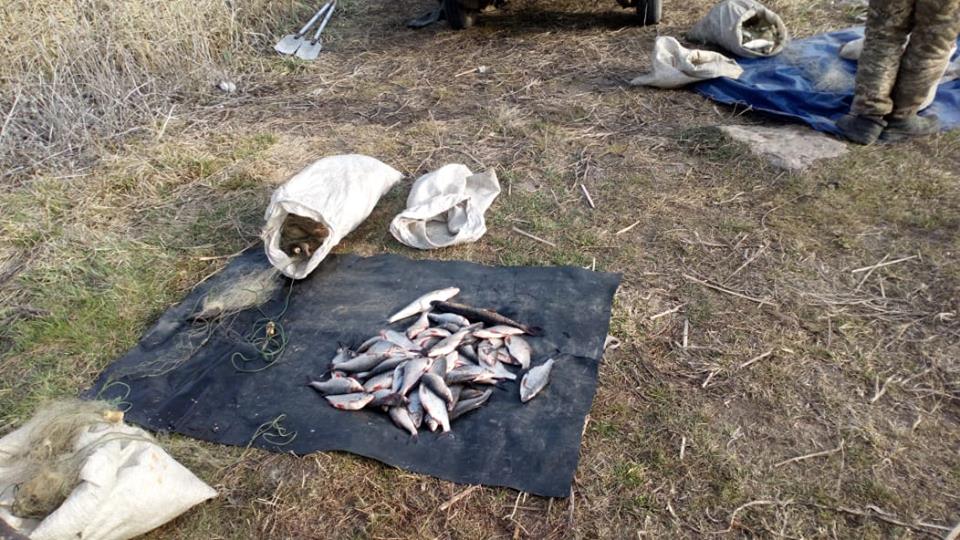 На Николаевщине рыбоохранный патруль поймал браконьеров с сетями длиной 1,2 км 3
