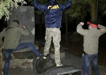 В Черниговской области снесли бюст Ватутина