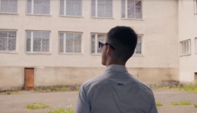 Школьники из Загатья записали приглашение на выпускной в стиле видеообращения Зеленского и Порошенко