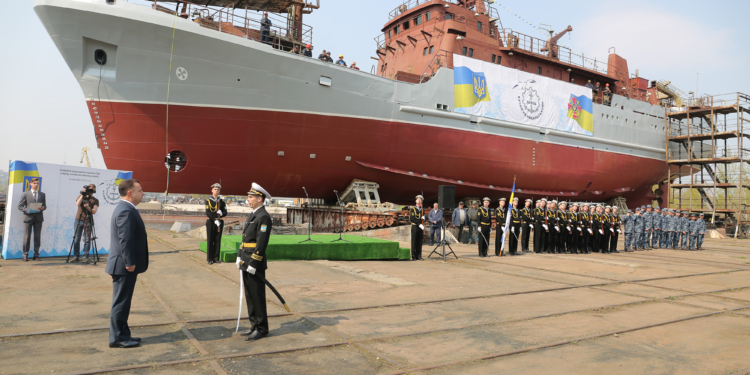 В Киеве спустили на воду первый украинский корабль-разведчик