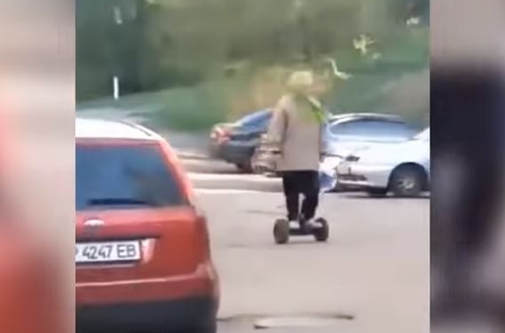 Гиперлуп? Максимум гироскутер, их уже освоили запорожские бабушки