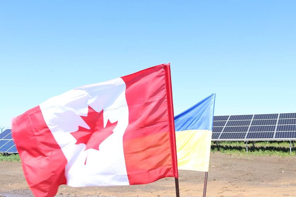 В Николаевской области посол Канады в Украине и певица Руслана открыли «канадскую» солнечную электростанцию 9