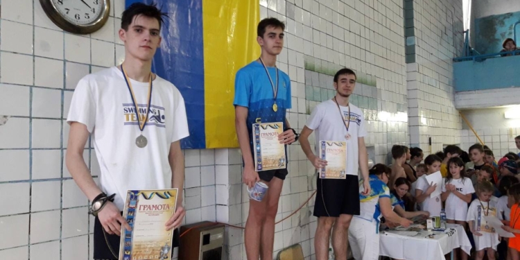 Более 100 спортсменов сразились в Николаеве на Открытом чемпионате города по плаванию