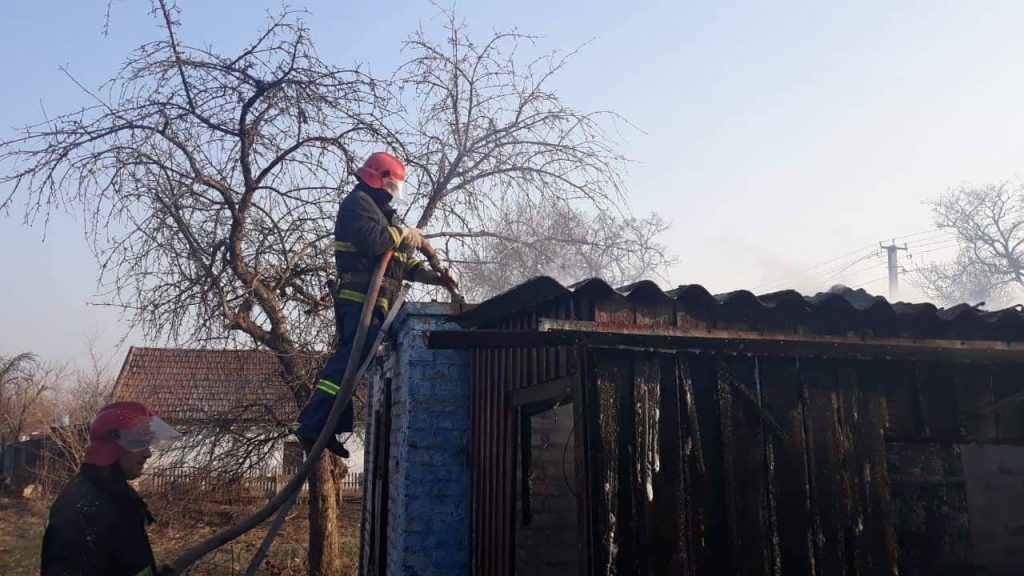 За сутки спасателями Николаевщины ликвидировано четыре пожара в частном секторе 2