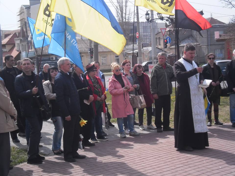 Жители Николаева отметили 5-ю годовщину разгона лагеря "антимайдана" 1