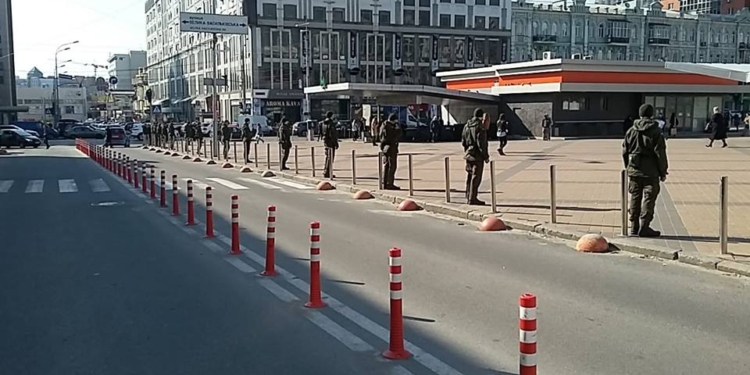 Нацгвардия оцепила территорию возле “Олимпийского”