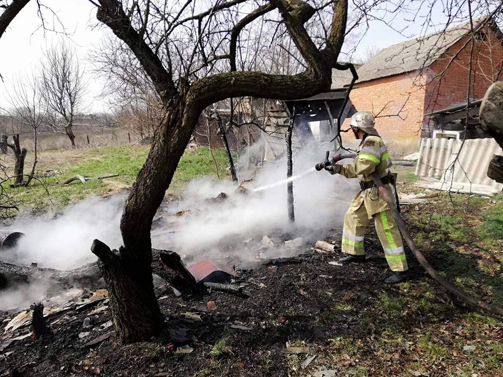 За прошедшие сутки на Николаевщине в одном из пожаров в частном секторе пострадал мужчина – загорелось электроодеяло 5