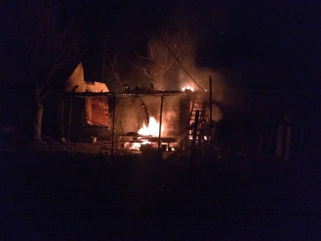 За прошедшие сутки на Николаевщине в одном из пожаров в частном секторе пострадал мужчина – загорелось электроодеяло 7