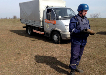 На Николаевщине пиротехники ГСЧС обезвредили противотанковую мину и артиллерийский снаряд