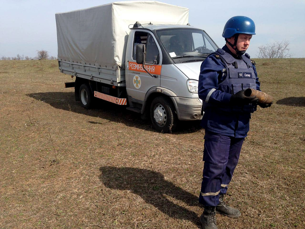 На Николаевщине пиротехники ГСЧС обезвредили противотанковую мину и артиллерийский снаряд 5