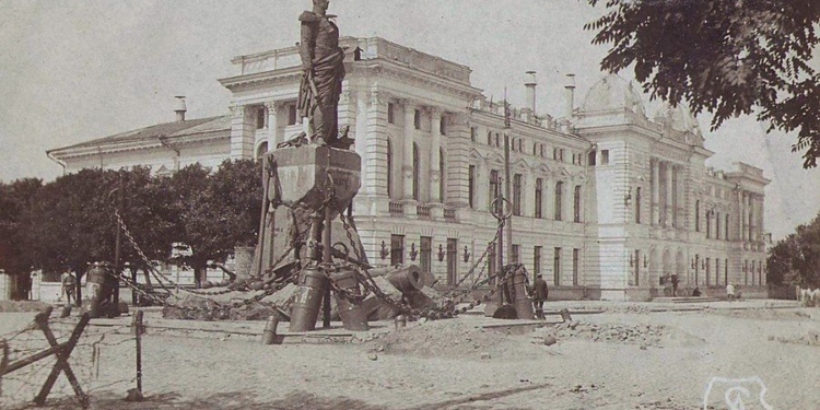 Горожан зовут на лекцию «Топ-10 самых громких скандалов старого Николаева»