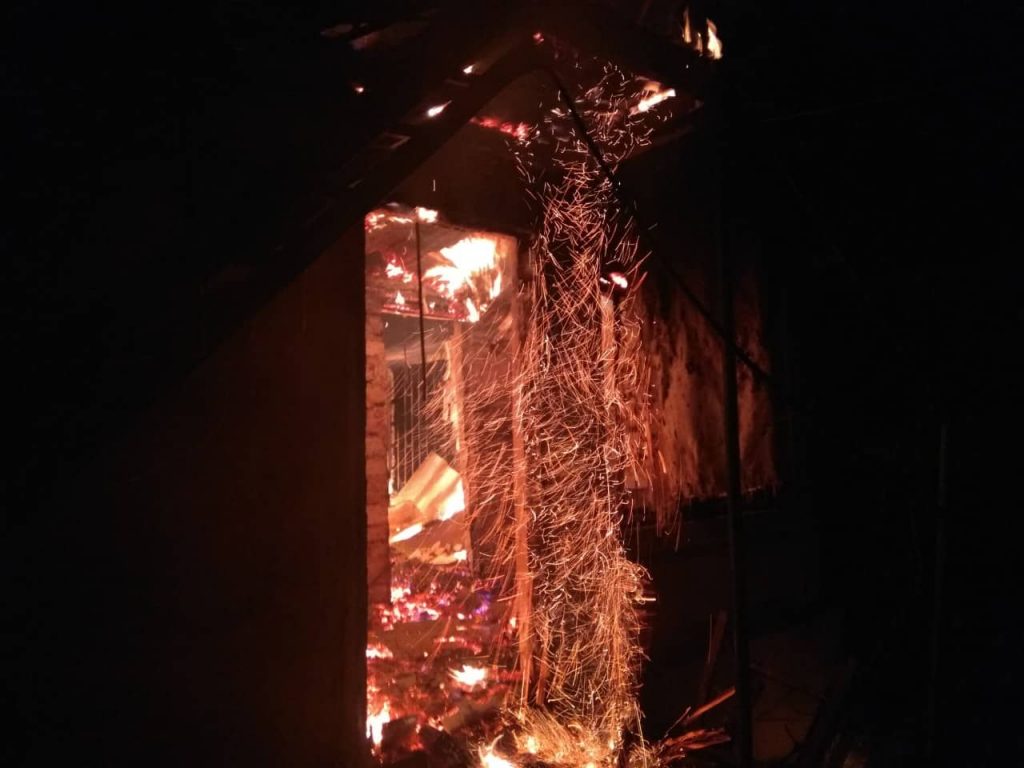 За прошедшие сутки на Николаевщине в одном из пожаров в частном секторе пострадал мужчина – загорелось электроодеяло 13