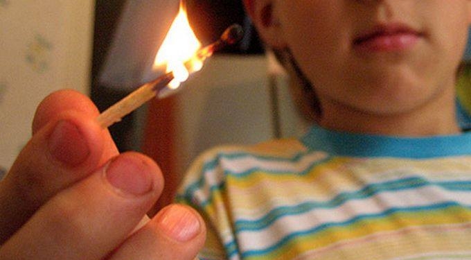 В Новом Буге детские шалости с огнем привели к пожару в частном доме