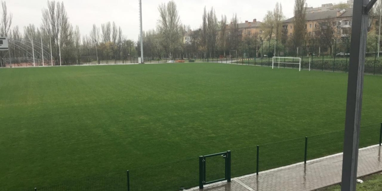 Центральный городской стадион Николаева после зимней паузы возвращается к спортивной жизни