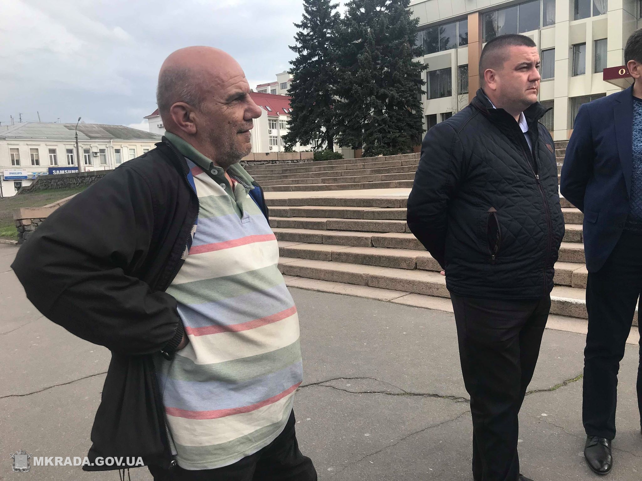 Николаевский маршрутчик, нагрубивший пенсионерке, теперь будет ездить с табличкой «Водитель уважает льготников»