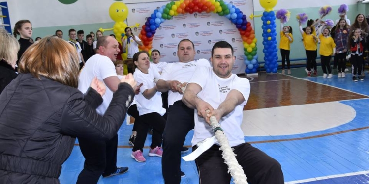 Первомайские школы соревновались за 350 000 гривень