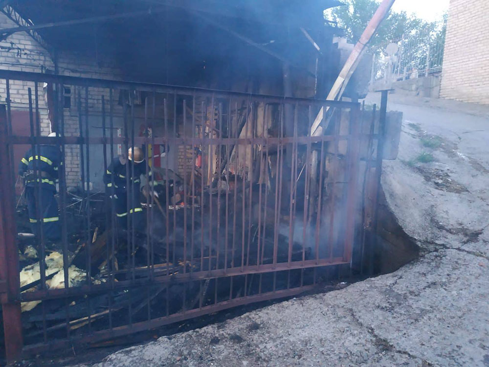 За минувшие сутки пожарные ликвидировали три пожара в Николаеве 1