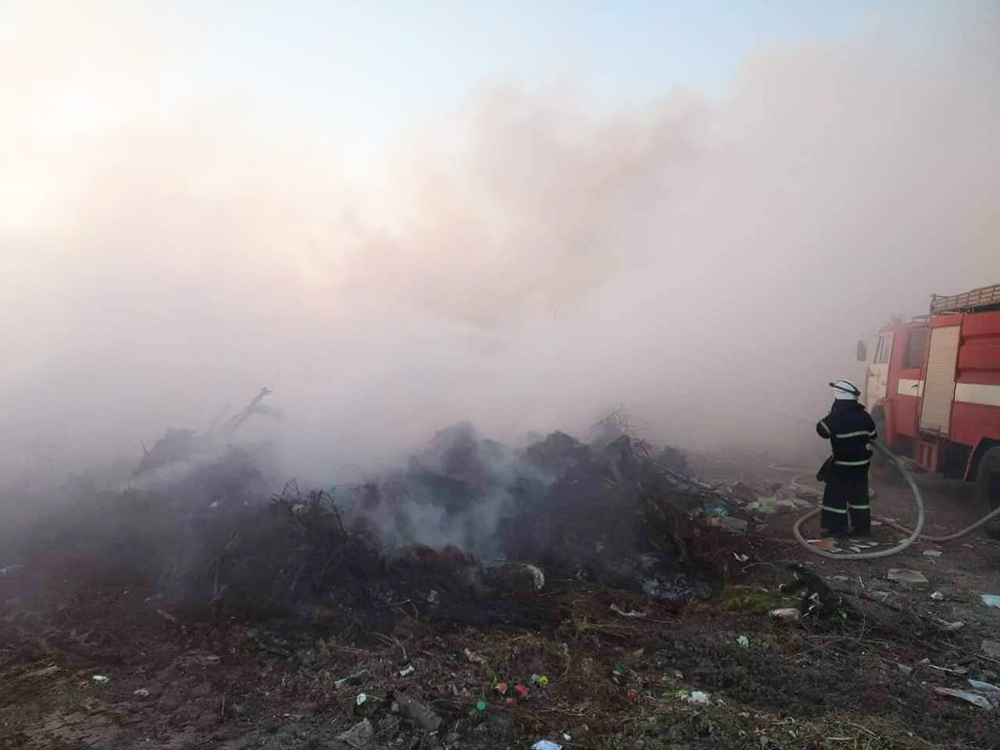 На Николаевщине пожарные ликвидировали большой пожар на полигоне бытовых отходов 1