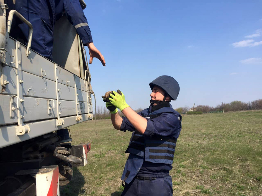 В Николаевской области обезвредили 5 артснарядов и мину 5