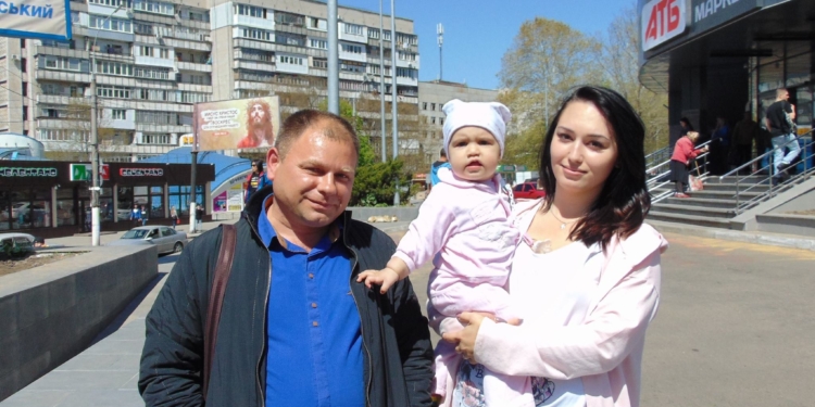 «Николаевэлектротранс» извинился перед молодой мамой, которая вчера выпала из троллейбуса вместе с младенцем