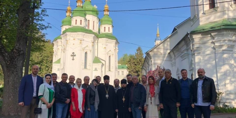 Делегация ПЦУ отправляется в Иерусалим за благодатным огнем