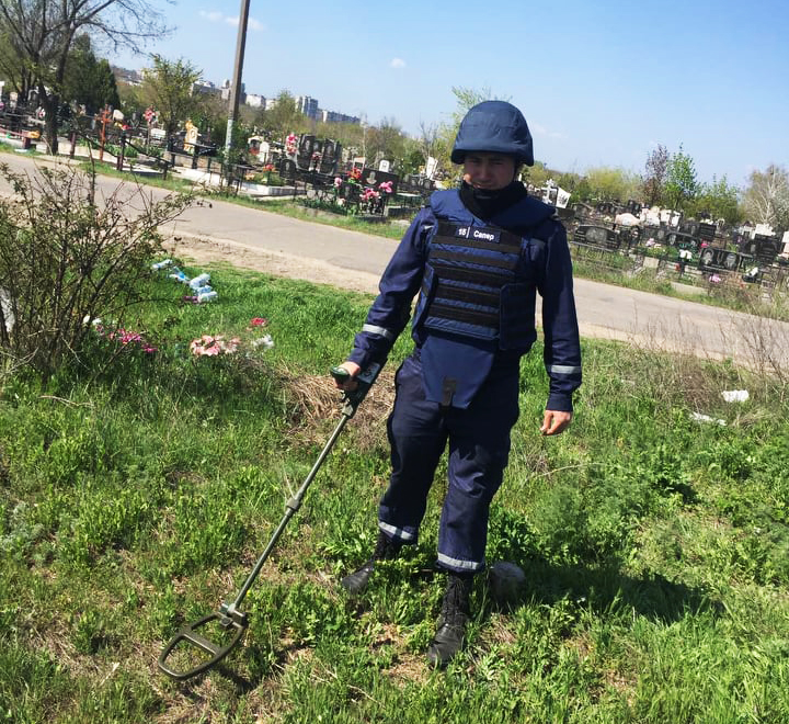 В Николаевской области обезвредили 5 артснарядов и мину 13