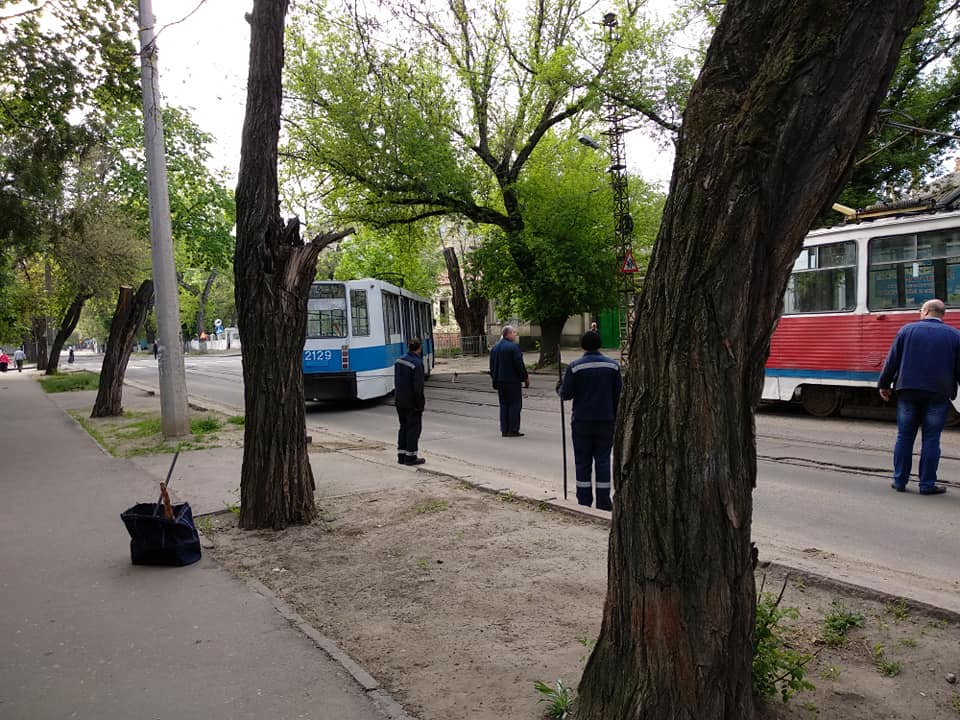 В Николаеве с рельсов сошел трамвай 3