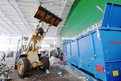 Семья из Тюмени перерыла 7 тонн мусора, чтобы вернуть деньги за проданную квартиру