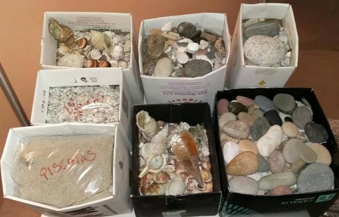 Неправильный сувенир на память: туристы пытаются вывезти с Сардинии песок, камни и ракушки 11