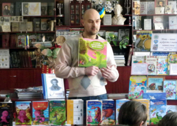 Известный писатель прекратил сотрудничество с “1+1” в знак протеста против политики телеканала