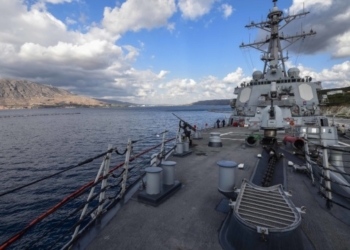 Российские корабли “пасут” вошедший в Черное море эсминец ВМС США