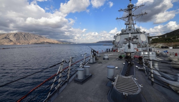Российские корабли “пасут” вошедший в Черное море эсминец ВМС США