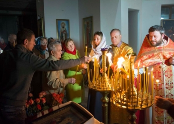 На Николаевщину Благодатный огонь традиционно доставляли нардепы