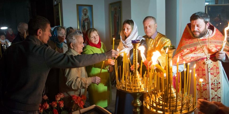 На Николаевщину Благодатный огонь традиционно доставляли нардепы