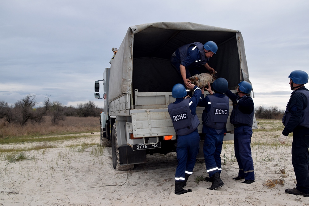 В прибрежной зоне Кинбурна спасатели Николаевщины нашли и обезвредили 70 снарядов времен прошлых войн 13