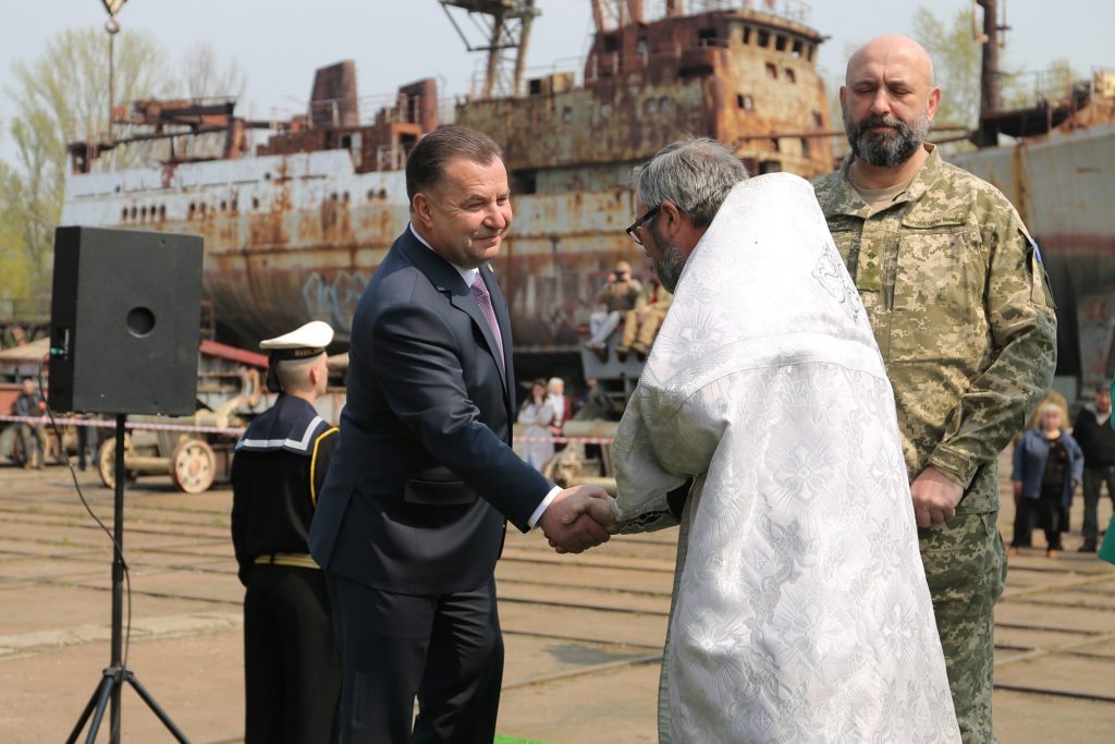 В Киеве спустили на воду первый украинский корабль-разведчик 13