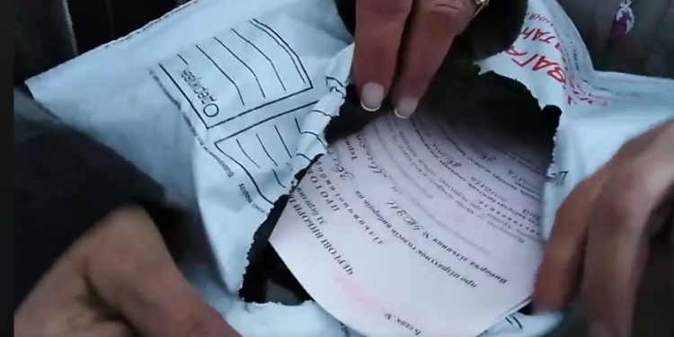 В Николаеве ЧП на окружкоме 129 – неизвестная женщина обманом завладела и повредила протоколы участковой комиссии